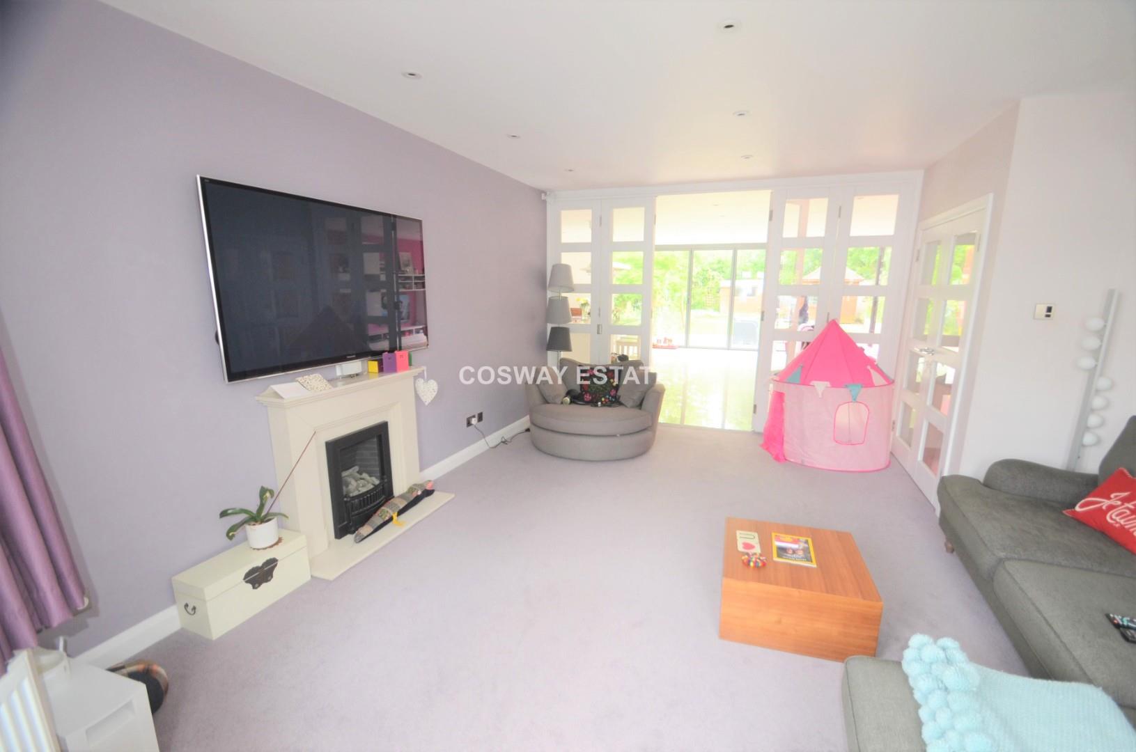 Sunbury Avenue, Mill Hill